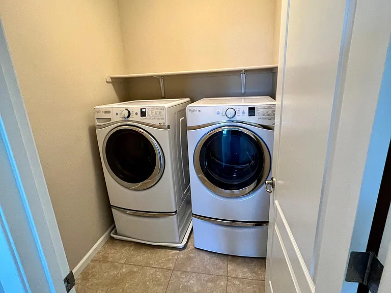 3558 Sussex Ave — Photo 12