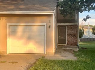 6105 SW 26th St APT B, Topeka, KS 66614