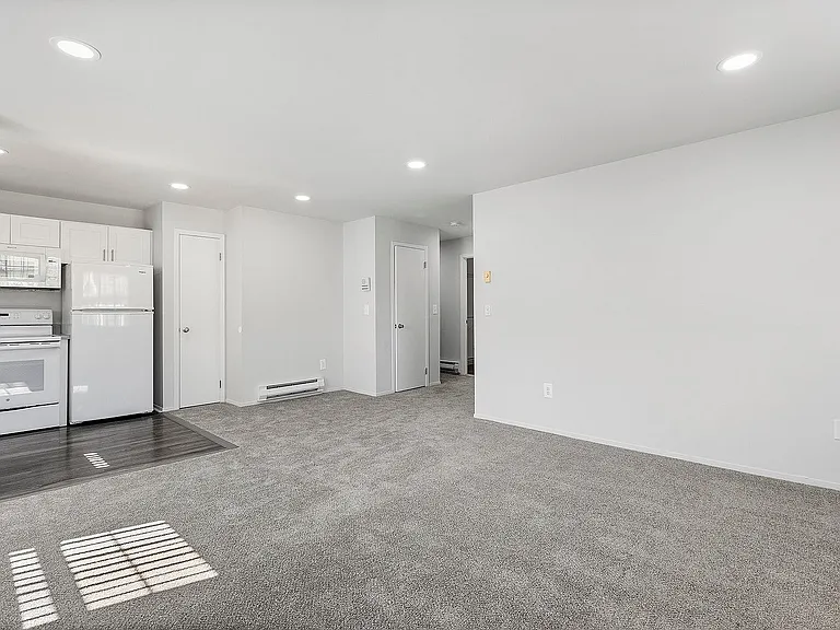 Zen Long Island at Bay Shore 55+ Community — Photo 9