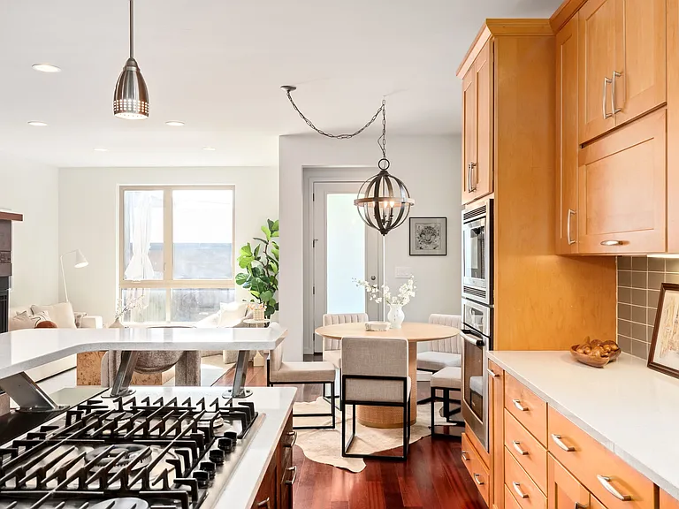 2155 S Logan St #2155 — Photo 6