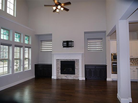 4th image of 7009 Royal View Dr