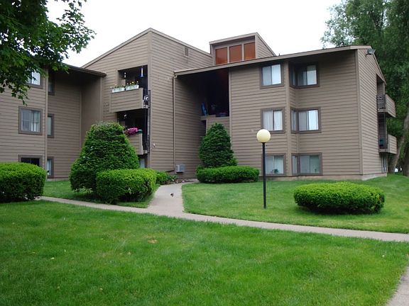 4th image of 305 Watertree Dr #305