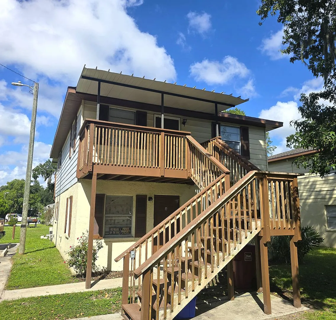 Second floor apartment in Plant City — Photo 1