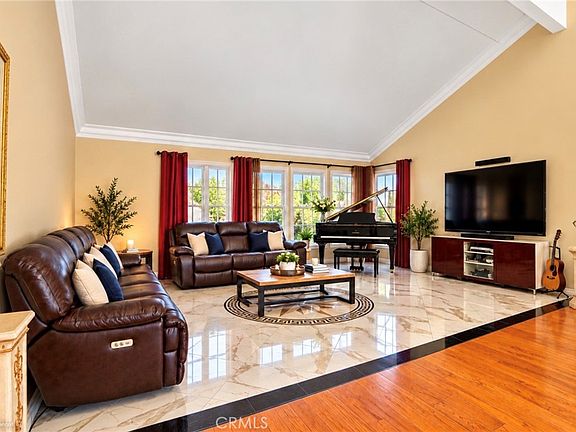 4th image of 3561 Venture Dr