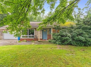 2253 Hi Vue Dr, Akron, OH 44312