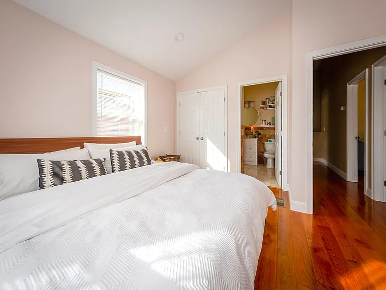 72 Pitman St — Photo 11