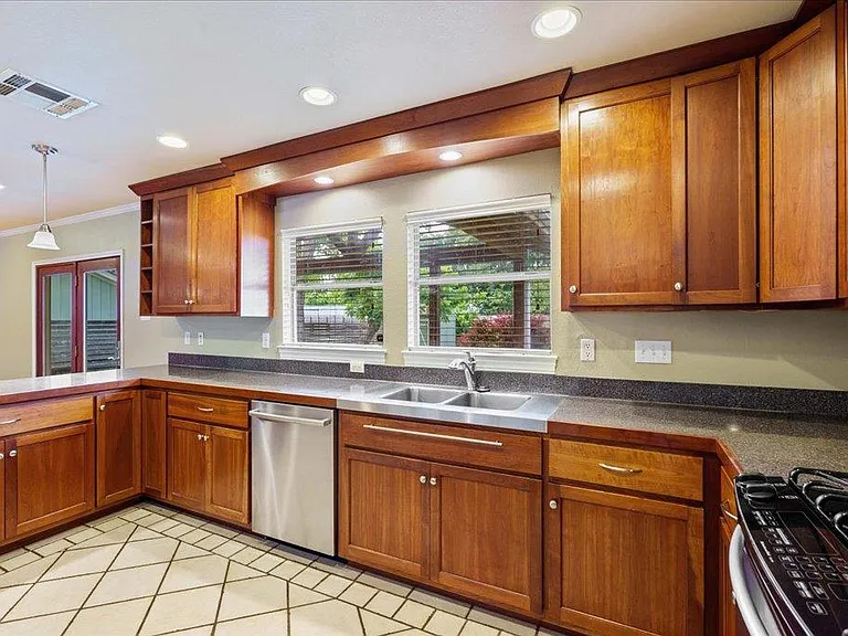 1205 Ruth Ave — Photo 12