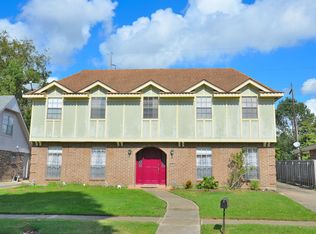 12 Yellowstone Dr, New Orleans, LA 70131
