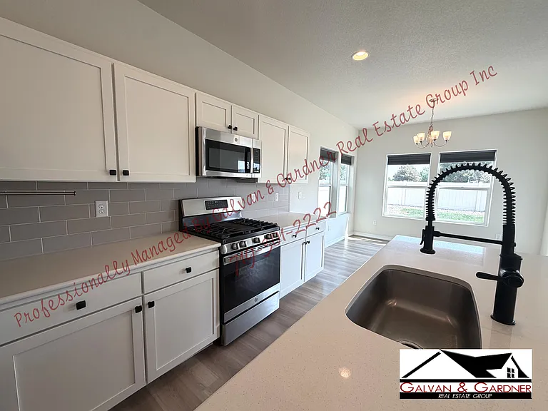 4352 Samaritan Loop — Photo 9
