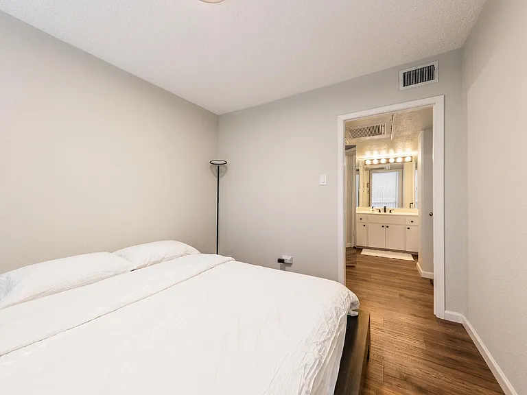 1212 Guadalupe St #301 — Photo 14