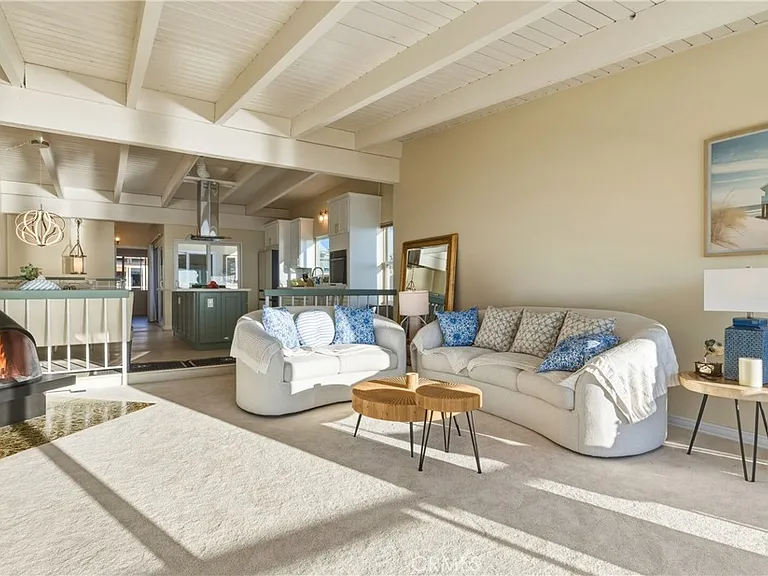 883 Katella St — Photo 12