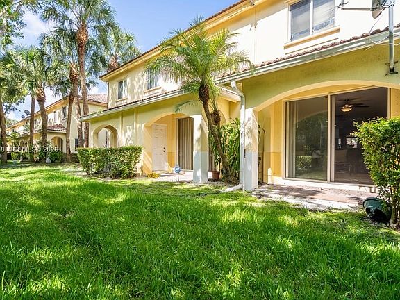 4th image of 2517 SW 83rd Ter #105