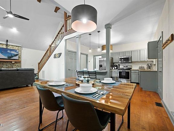 5th image of 438 Laurel Rd