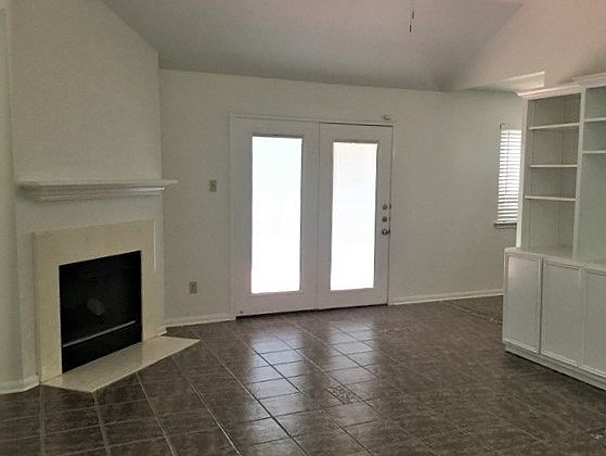 3rd image of 11622 Meadowchase Dr