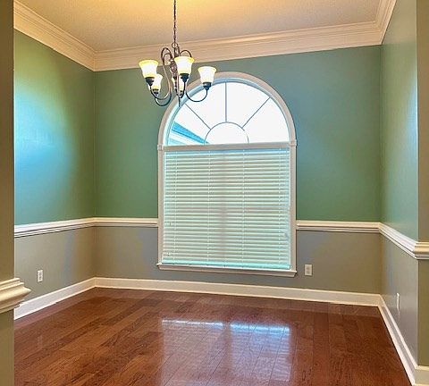 4th image of 3815 Edinburg Cir