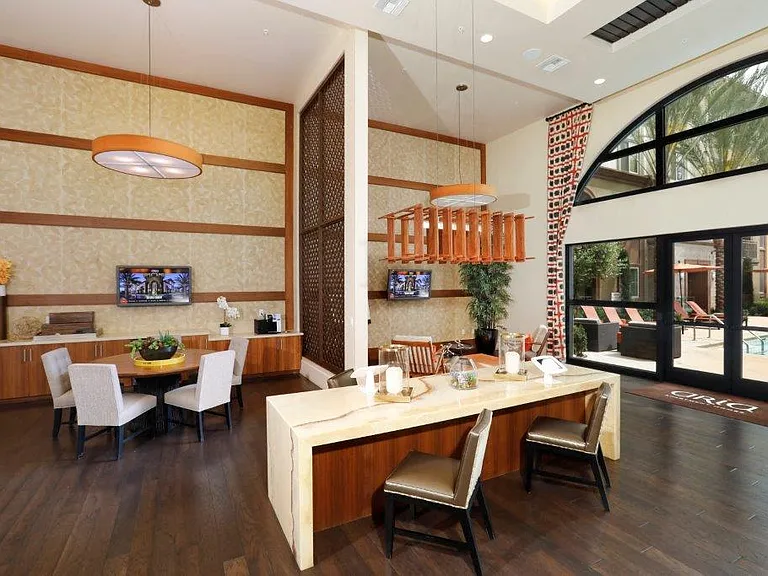 Leasing Center
