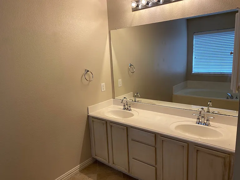 9909 Carter Dr — Photo 23