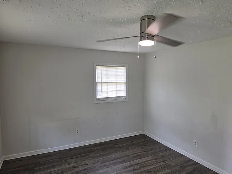 4059 Keating Dr — Photo 3