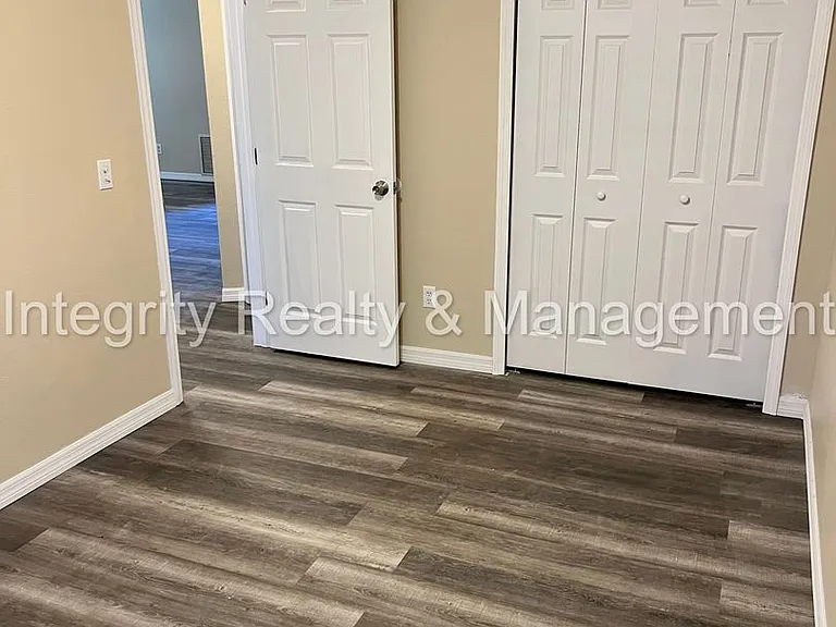 1862 Mackenzie Ct N — Photo 7