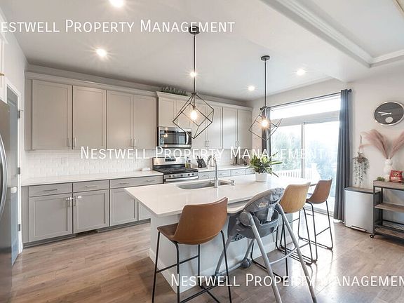 2nd image of 2582 N Heston Park