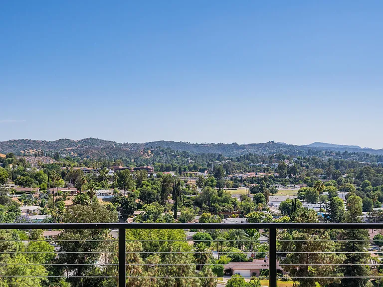 5718 Wallis Ln — Photo 36