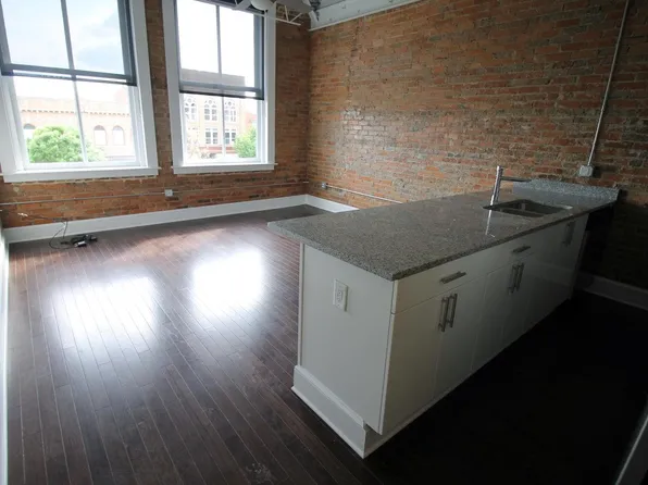 555 Poplar St APT 301, Macon, GA 31201