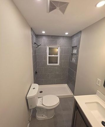5th image of 915 11th St #11