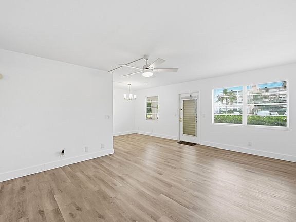 3rd image of 1043 Cornwall Dr #C