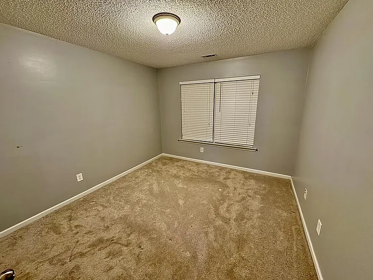 322 Clover Brook Dr — Photo 18