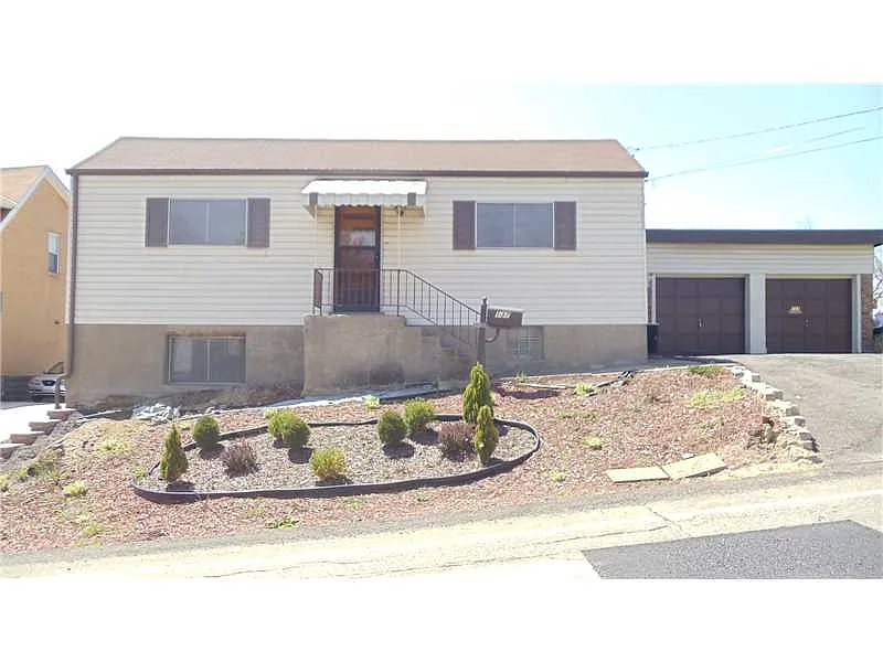 137 Joseph St photo 1