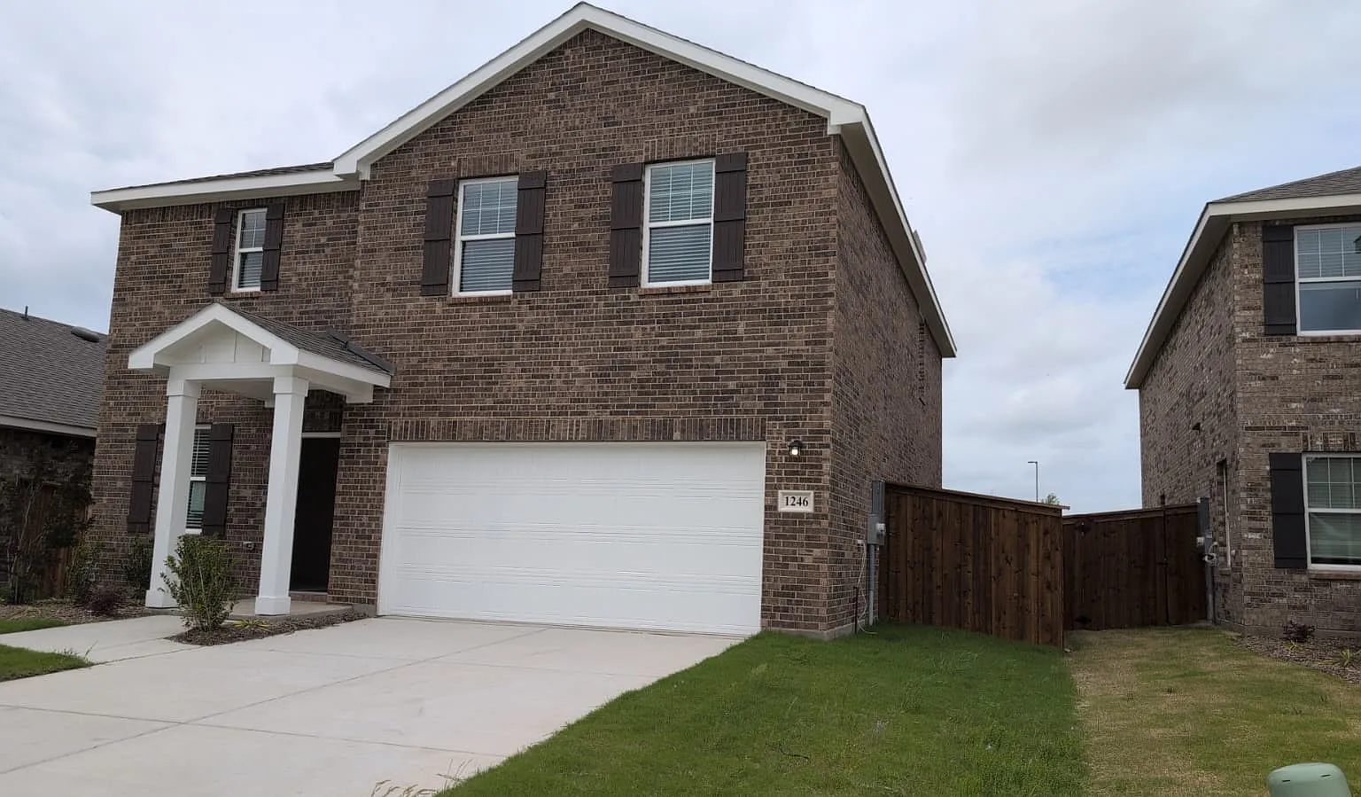 4 bed, 2338 sqft, $2,895 — Photo 2