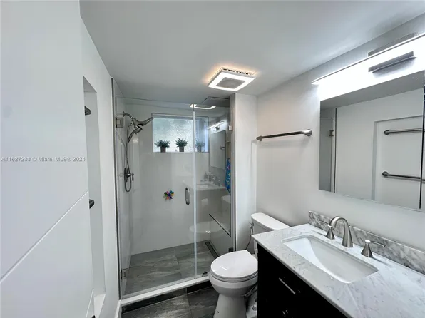 8475 SW 94th St APT 126E, Miami, FL 33156