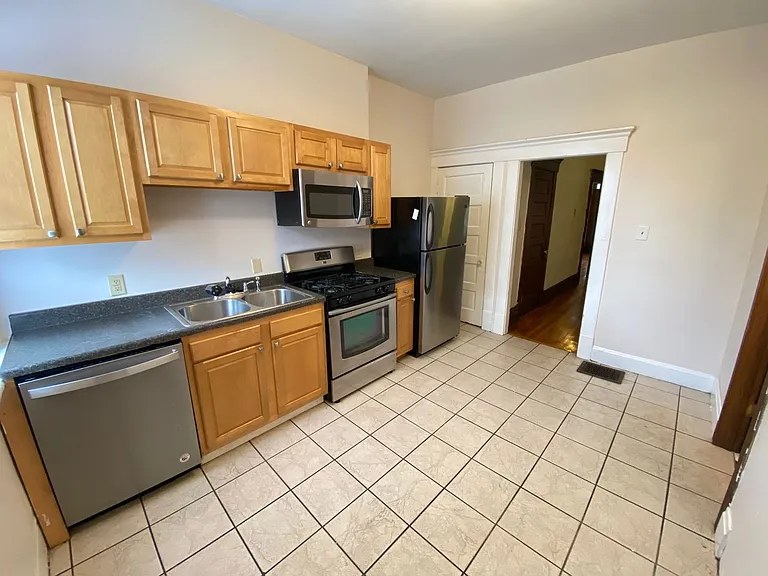 King Ave 252-254 SCR — Photo 3