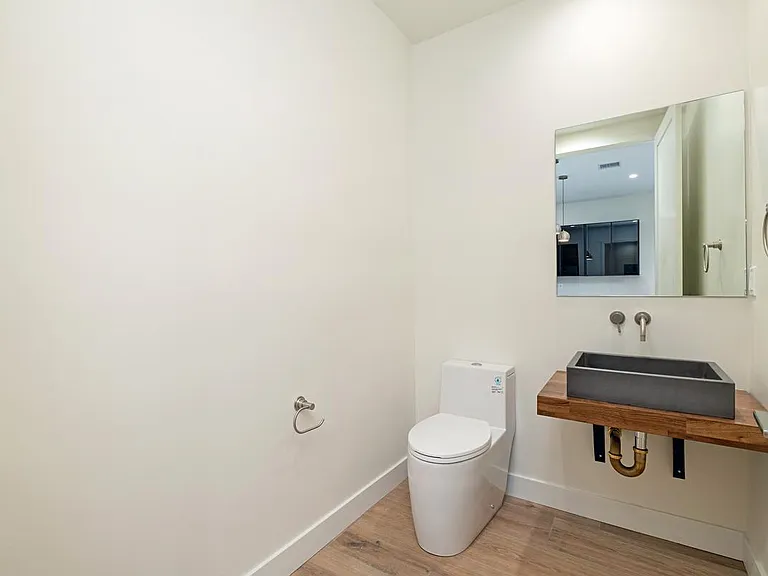 822 S Plymouth Blvd #4 — Photo 11