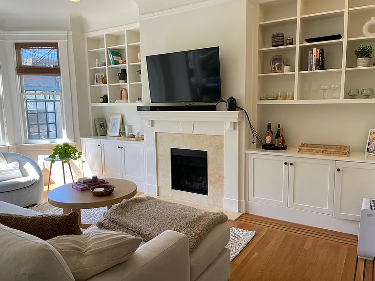 2158 Filbert St — Photo 2