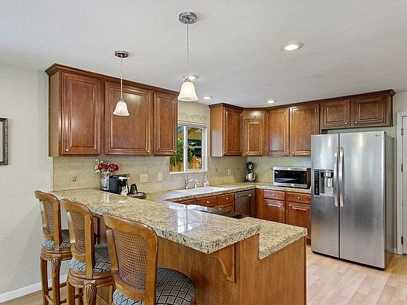 2nd image of 11377 Torrey Pines Dr