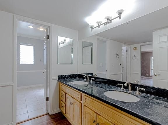 5th image of 1127 E Del Mar Blvd APT 121