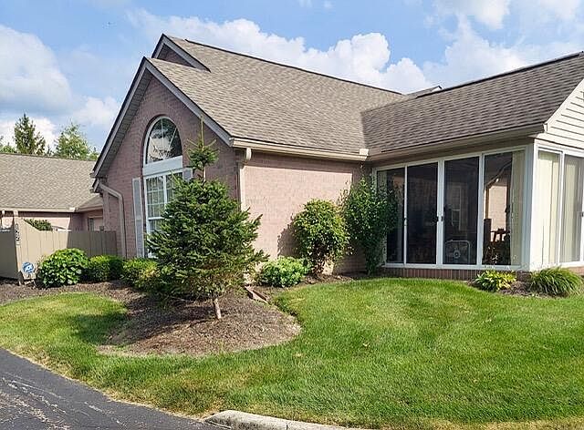 1st image of 1228 Amberlea Dr E #19