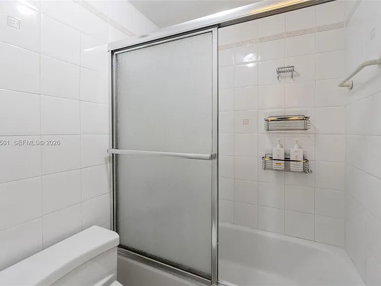 100 Lincoln Rd #818 — Photo 11