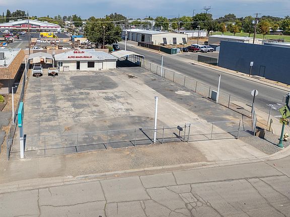 3rd image of 33 E Gridley Rd