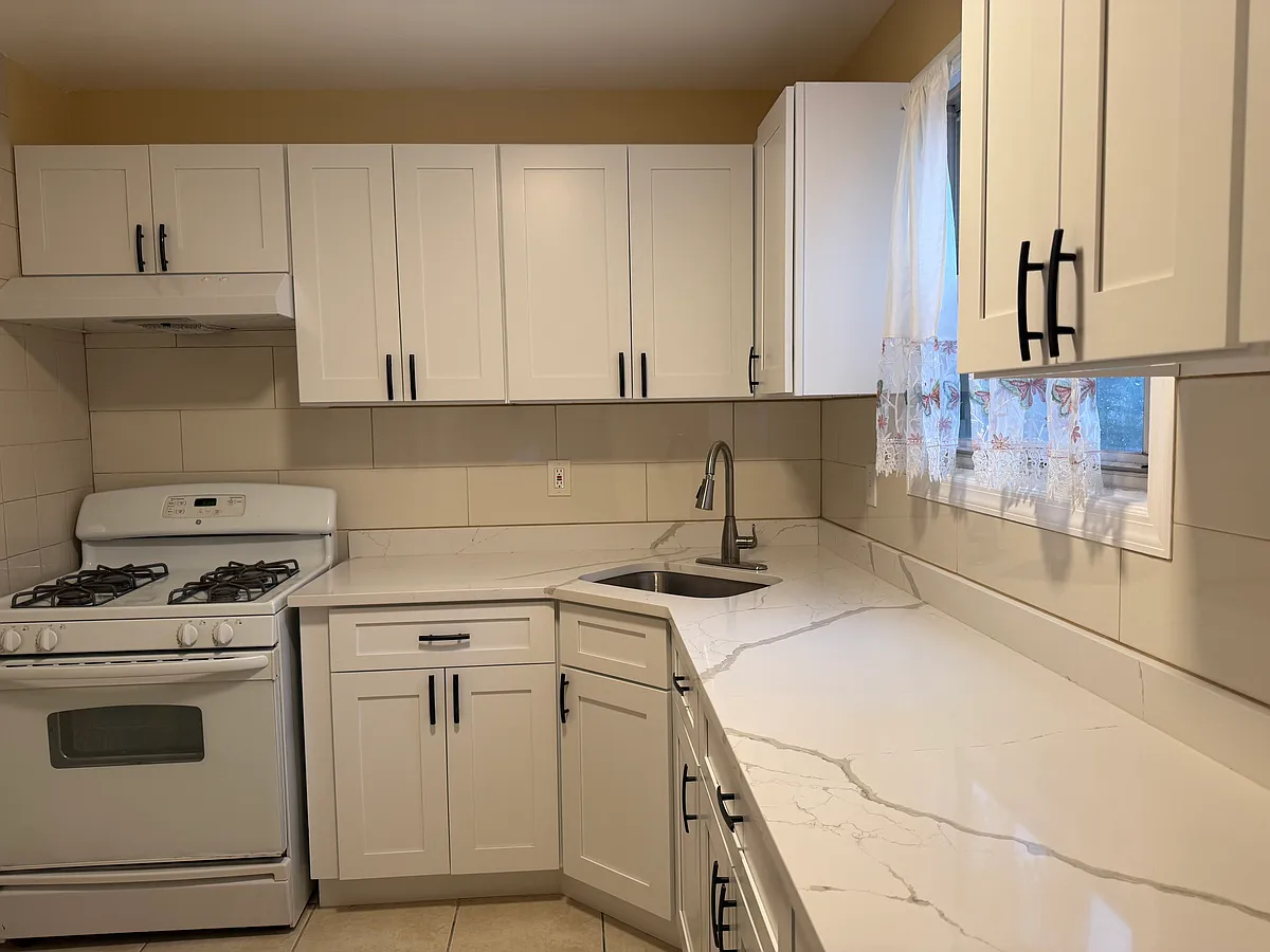 Building Photo - 536-538 Jefferson Ave #2A