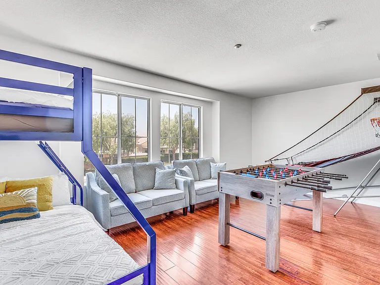 7642 Northrop Dr — Photo 12