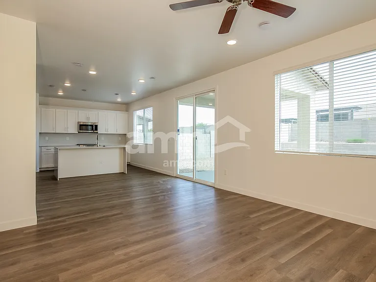 12631 W Flynn Ln — Photo 6