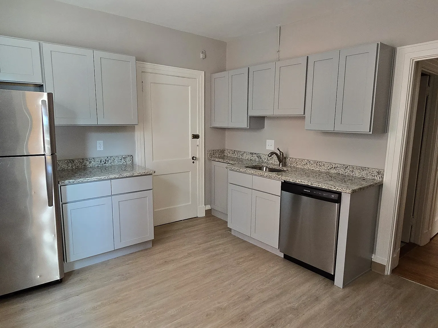 2 bed, 1100 sqft, $1,950 — Photo 4