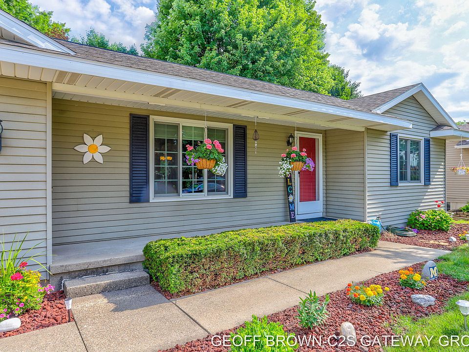 1st image of 2203 Oak Hollow Dr