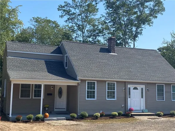 394 Arnold Rd, Coventry, RI 02816