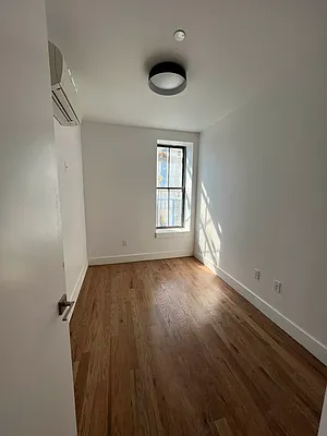 Rented by Nooklyn NYC LLC | media 32