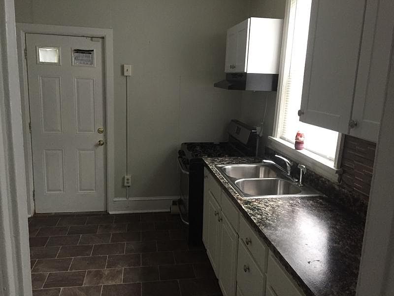 1st image of 1100 N Pine St