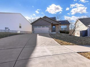 83 Huntleigh Woods Ct, Wentzville, MO 63385