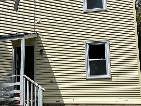 2nd image of 79 Alexandria Pike